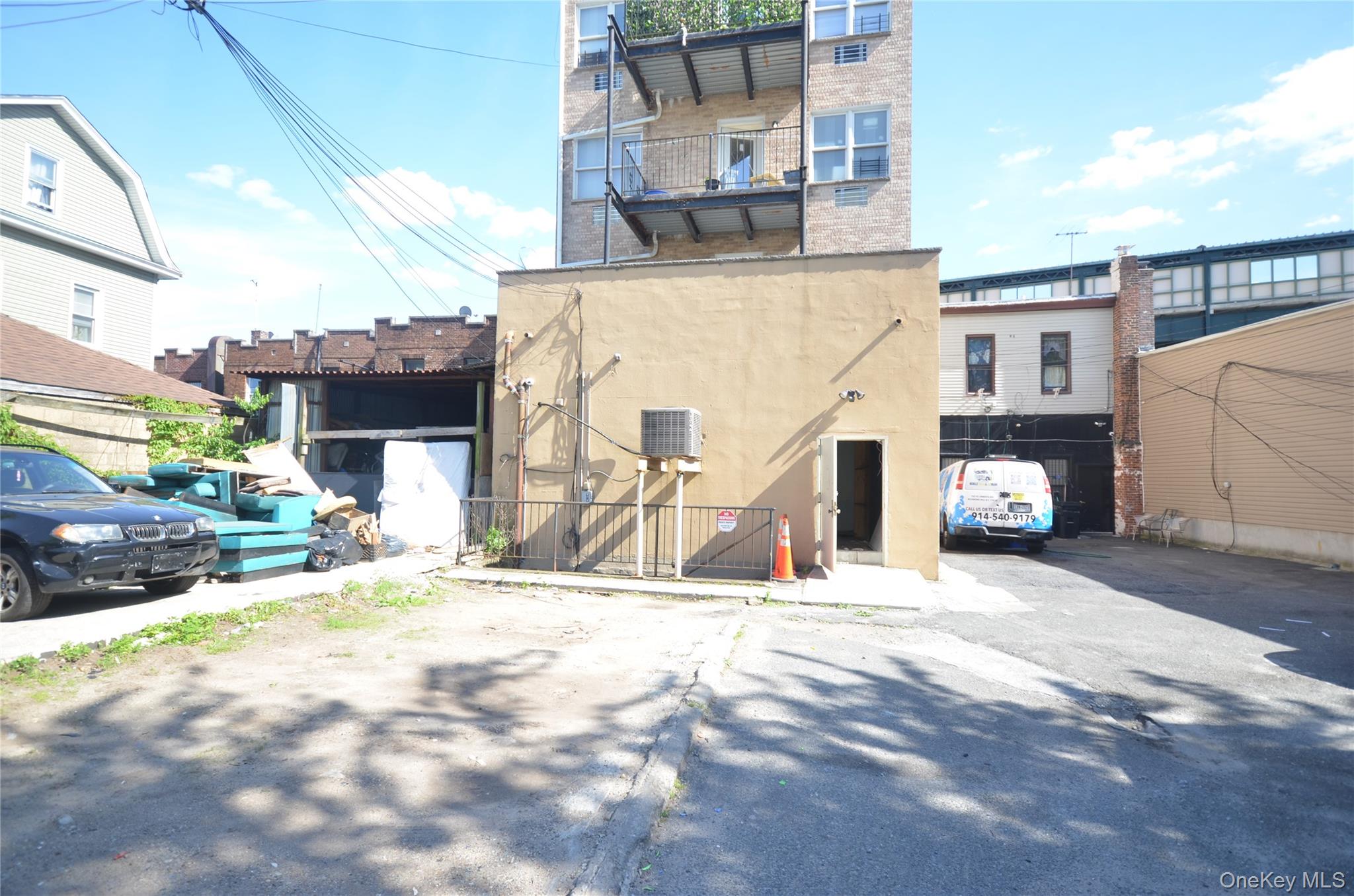 102-45 Jamaica Ave, Richmond Hill, NY 11418