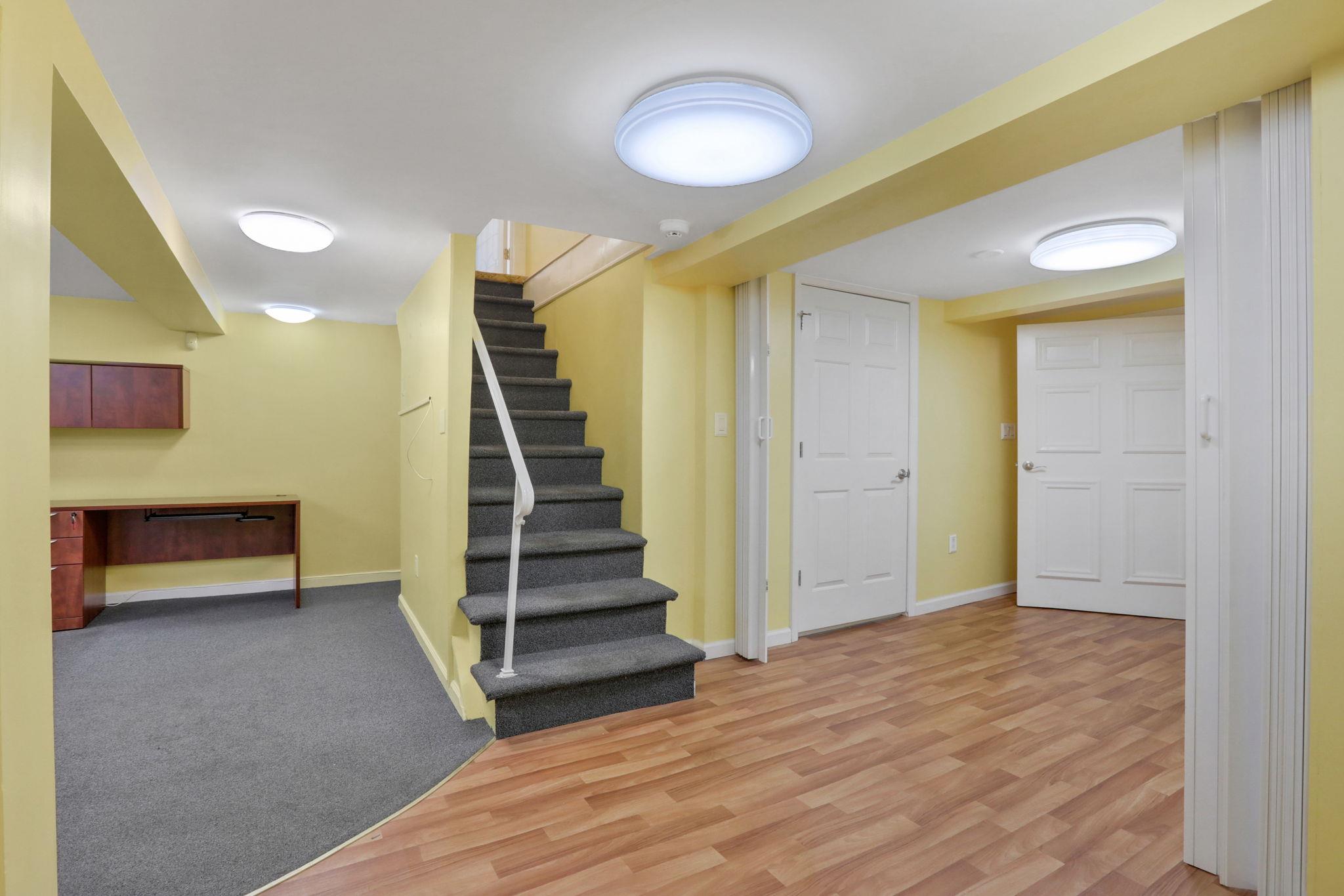 411 Albany Avenue, Kingston, NY 12401