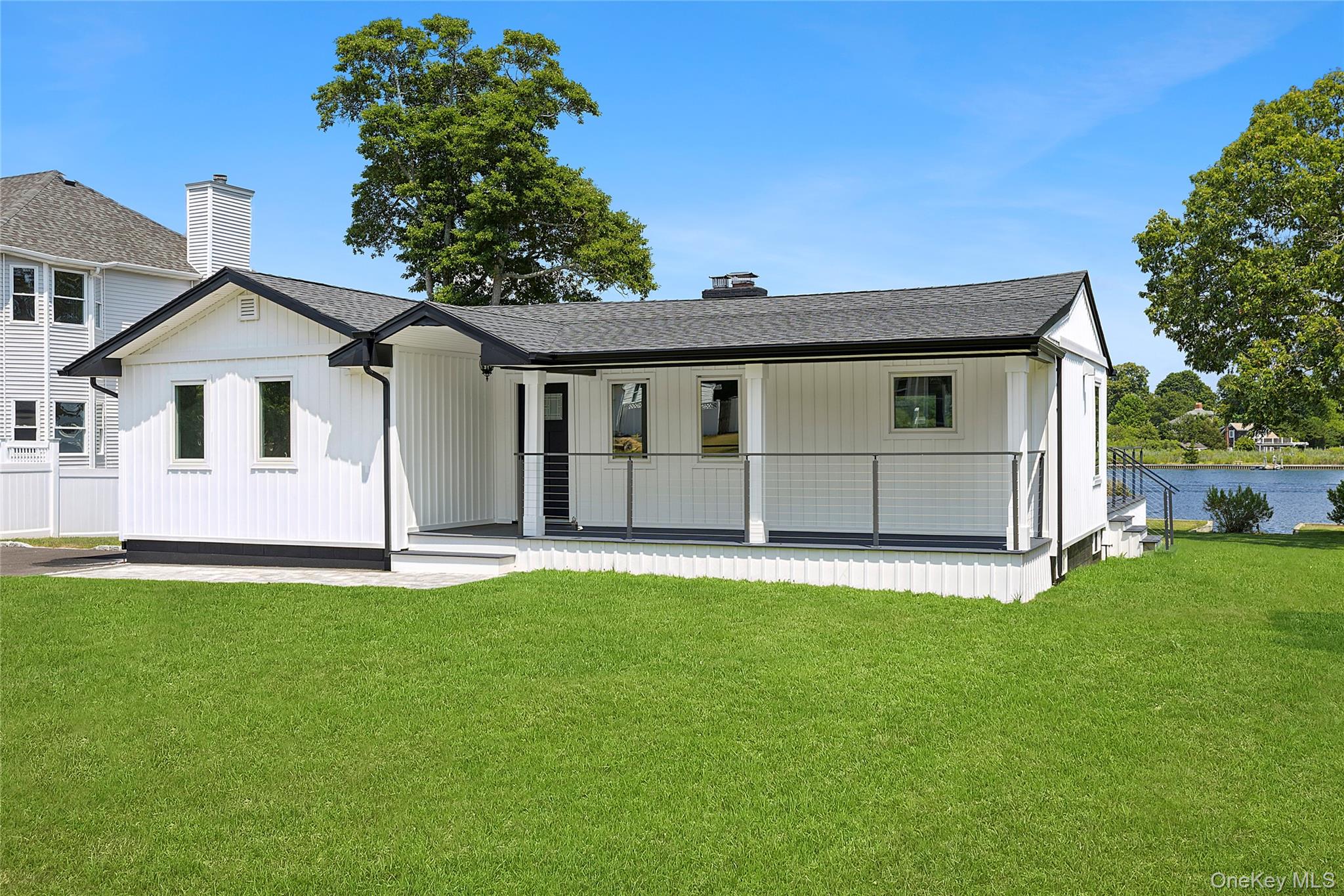 193 Holiday Boulevard, Center Moriches, NY 11934