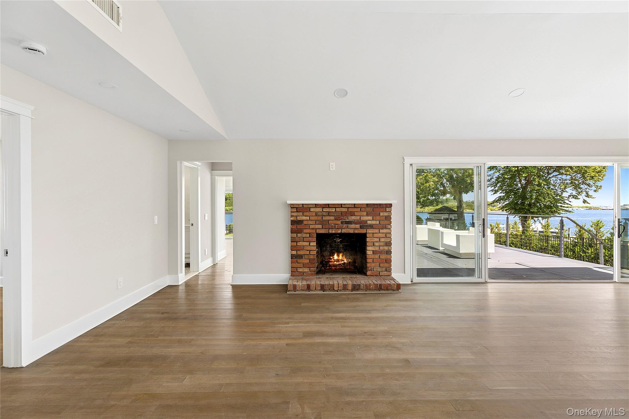 193 Holiday Boulevard, Center Moriches, NY 11934