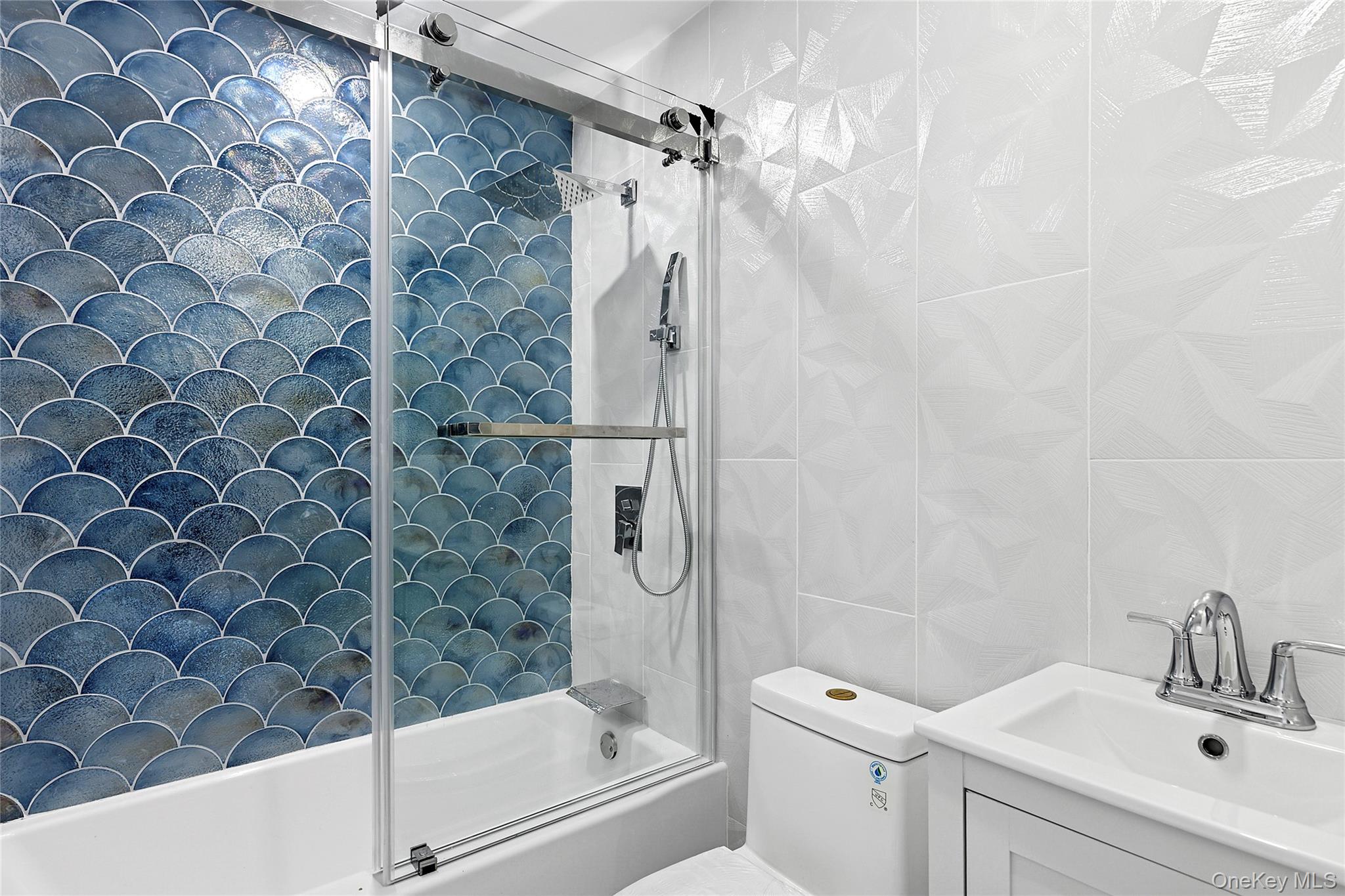 193 Holiday Boulevard, Center Moriches, NY 11934