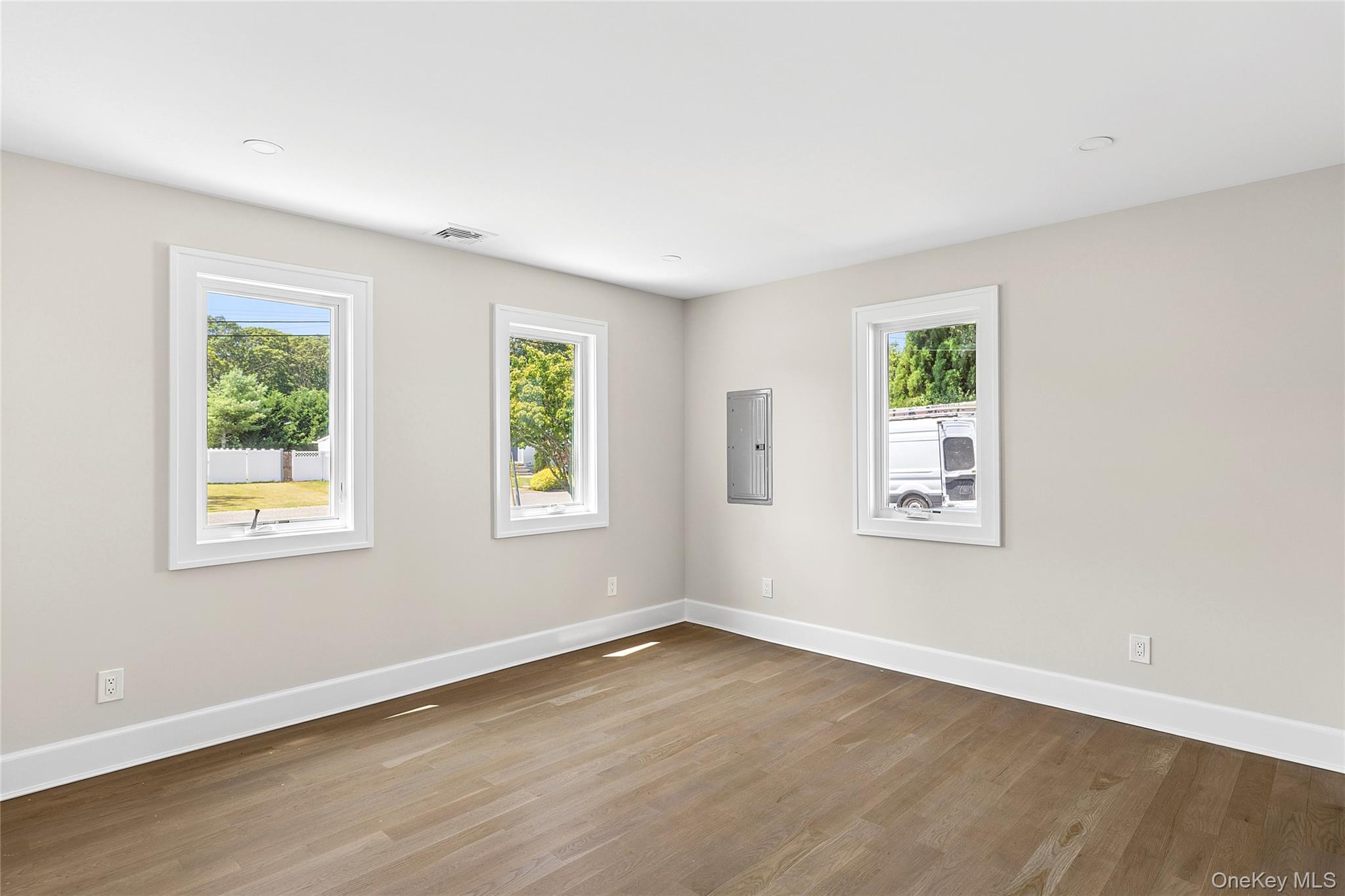 193 Holiday Boulevard, Center Moriches, NY 11934