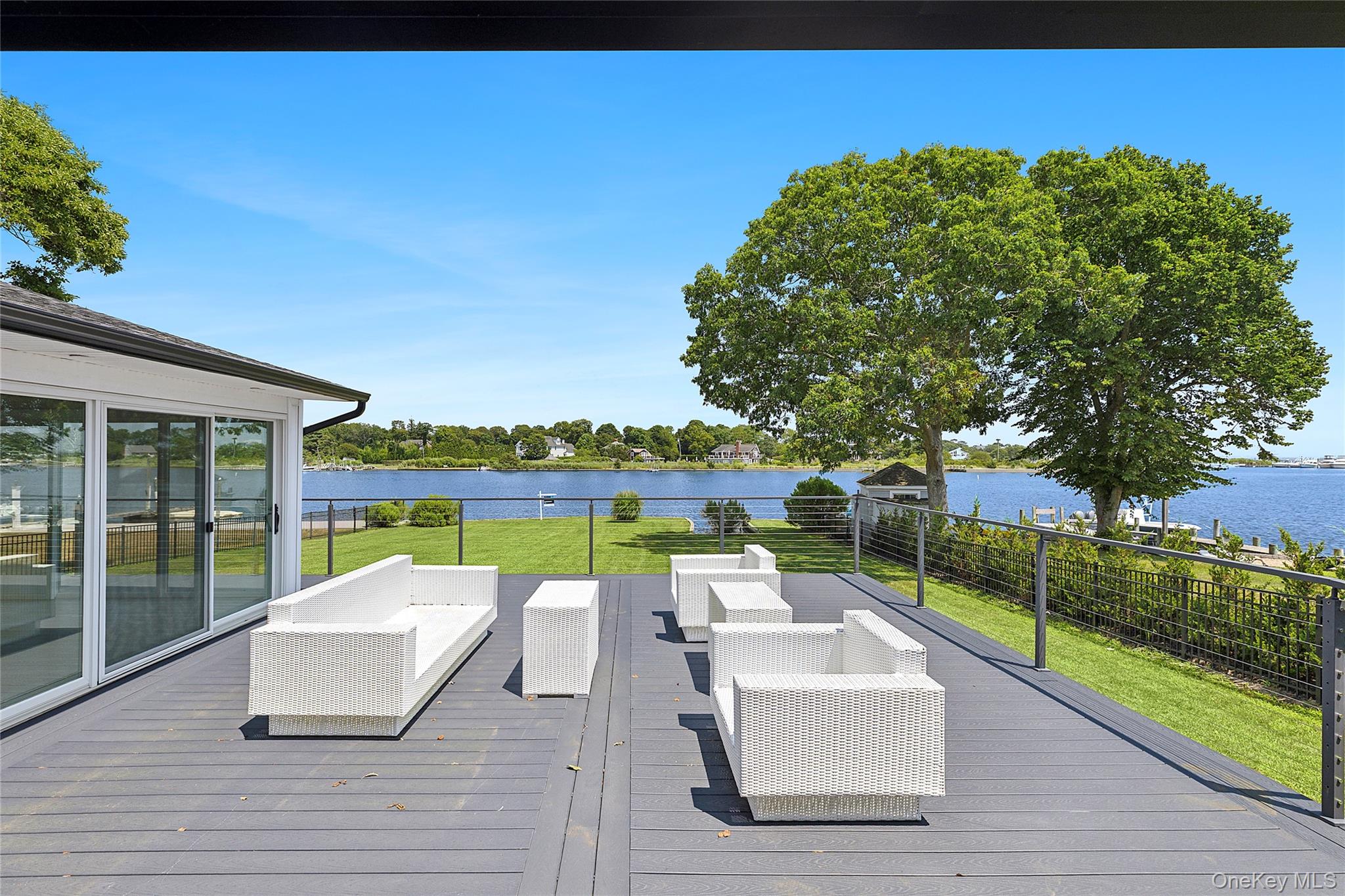 193 Holiday Boulevard, Center Moriches, NY 11934