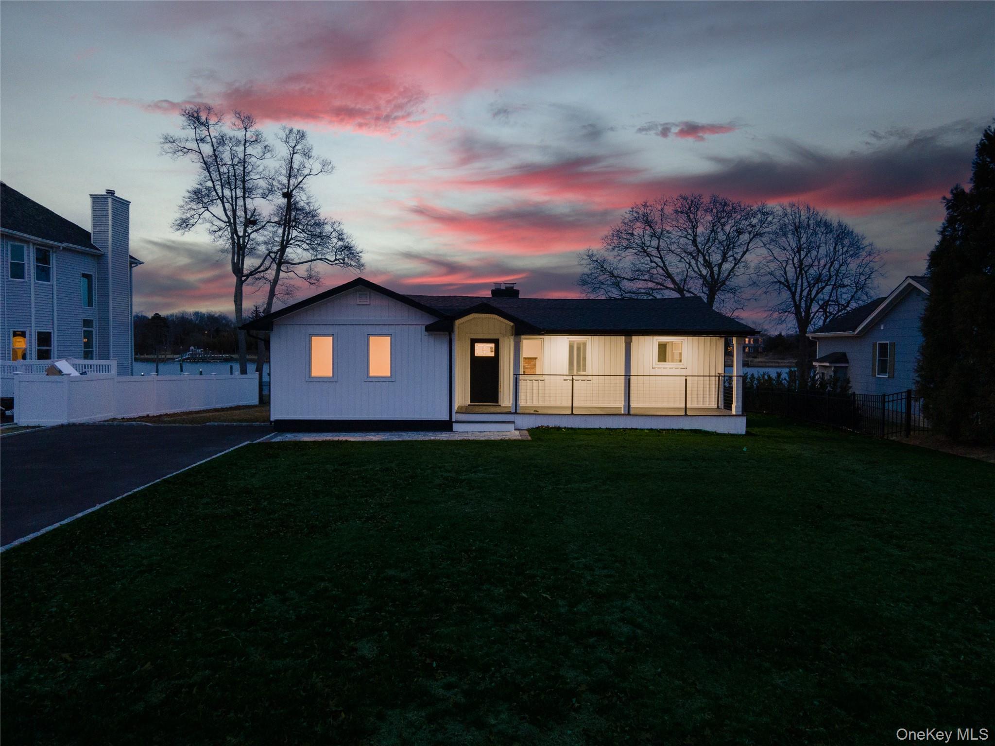 193 Holiday Boulevard, Center Moriches, NY 11934