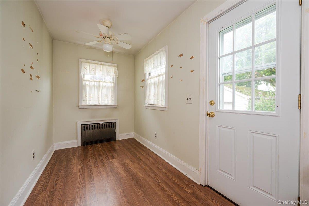 22 Pansy Avenue, Floral Park, NY 11001