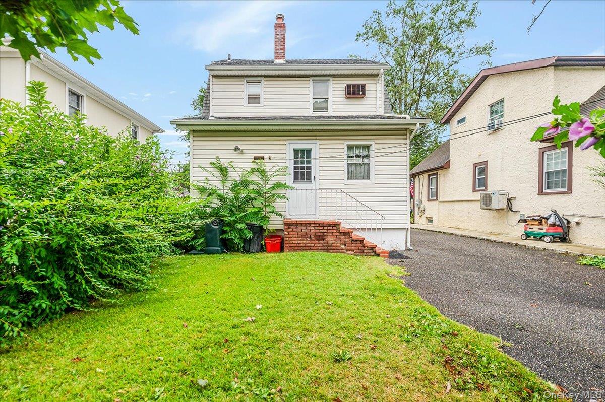 22 Pansy Avenue, Floral Park, NY 11001