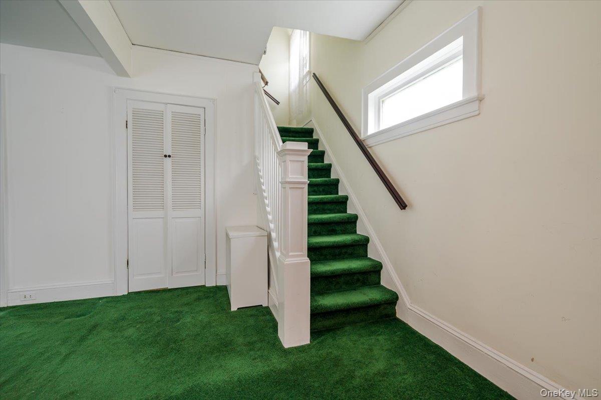 22 Pansy Avenue, Floral Park, NY 11001