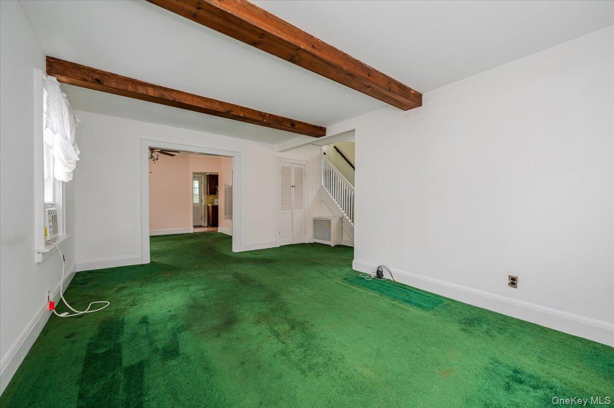 22 Pansy Avenue, Floral Park, NY 11001