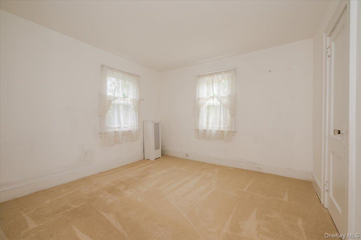 22 Pansy Avenue, Floral Park, NY 11001