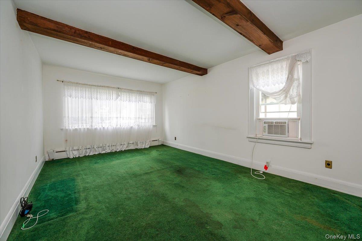 22 Pansy Avenue, Floral Park, NY 11001