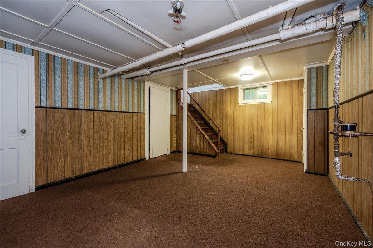 22 Pansy Avenue, Floral Park, NY 11001