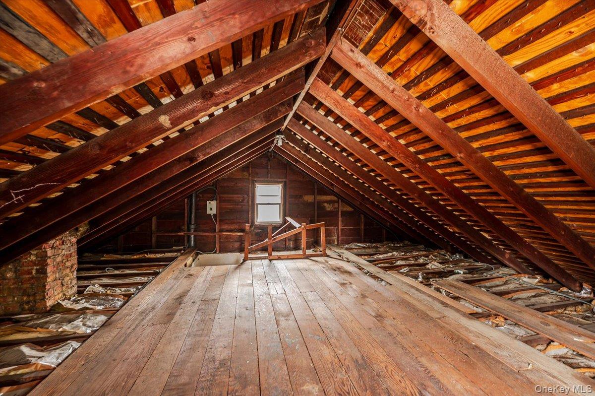 22 Pansy Avenue, Floral Park, NY 11001