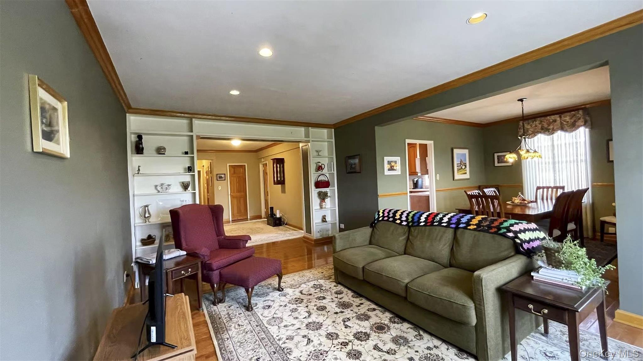 67-66 108 Street # B64, Forest Hills, NY 11375