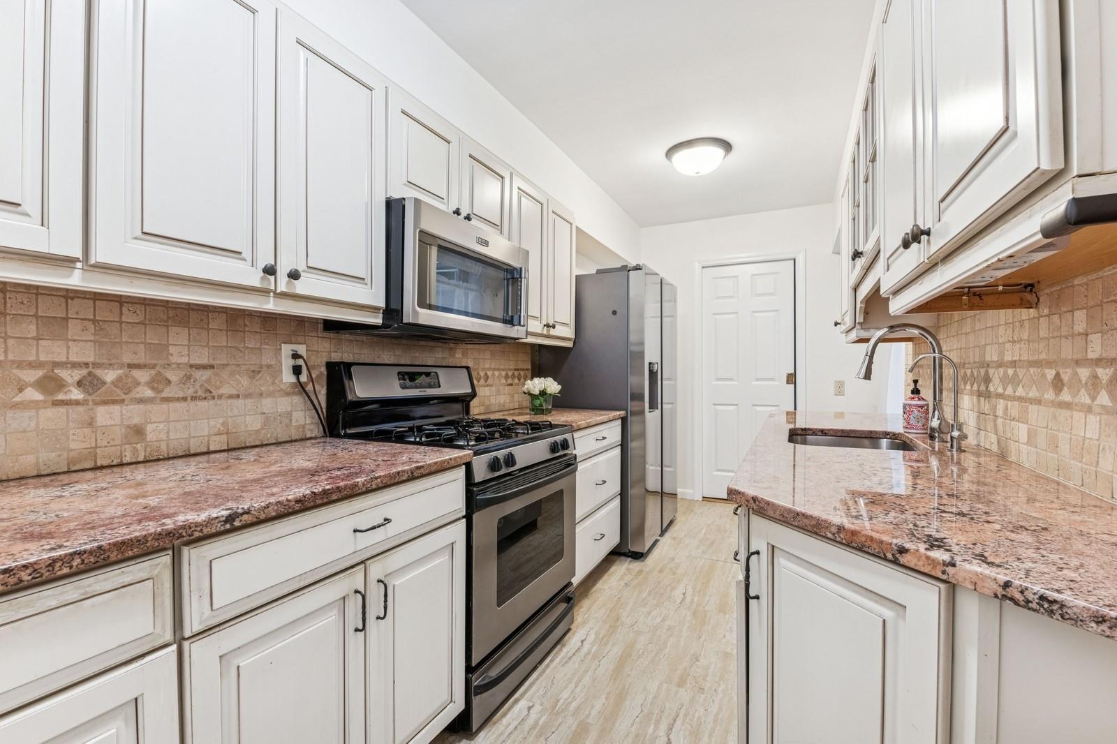 110-15 71st Road # 2K, Forest Hills, NY 11375