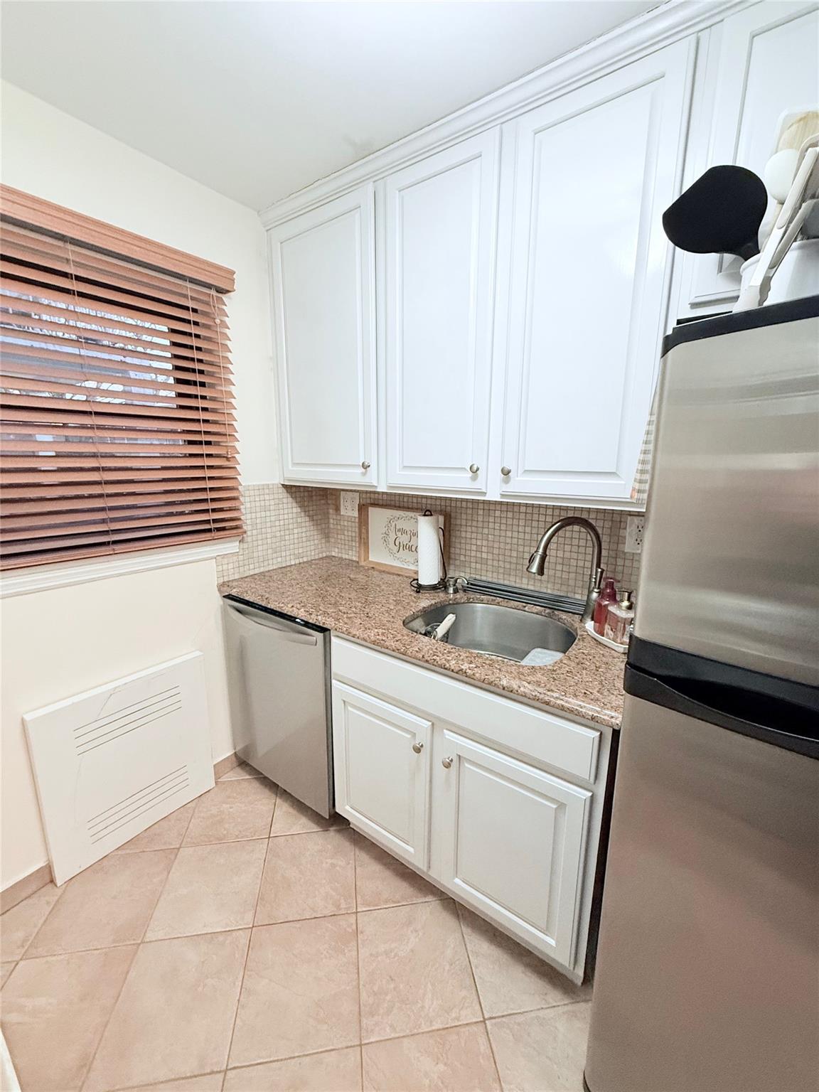 1213 E Broadway # B12, Hewlett, NY 11557