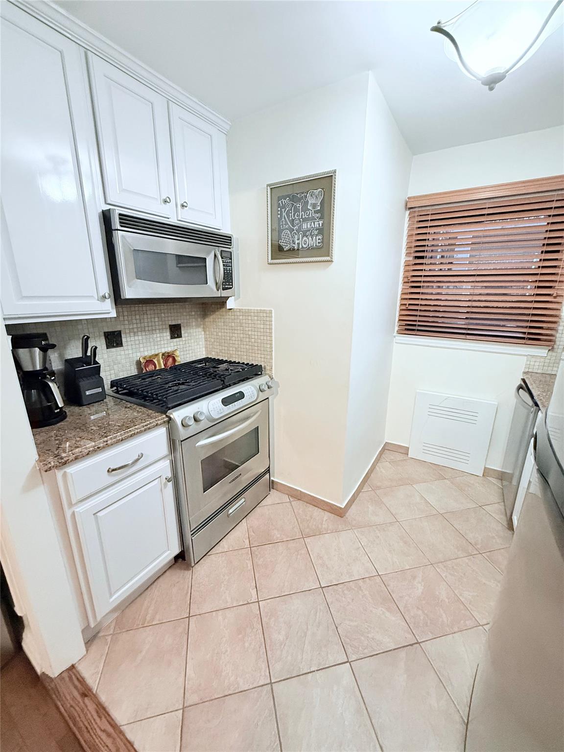 1213 E Broadway # B12, Hewlett, NY 11557