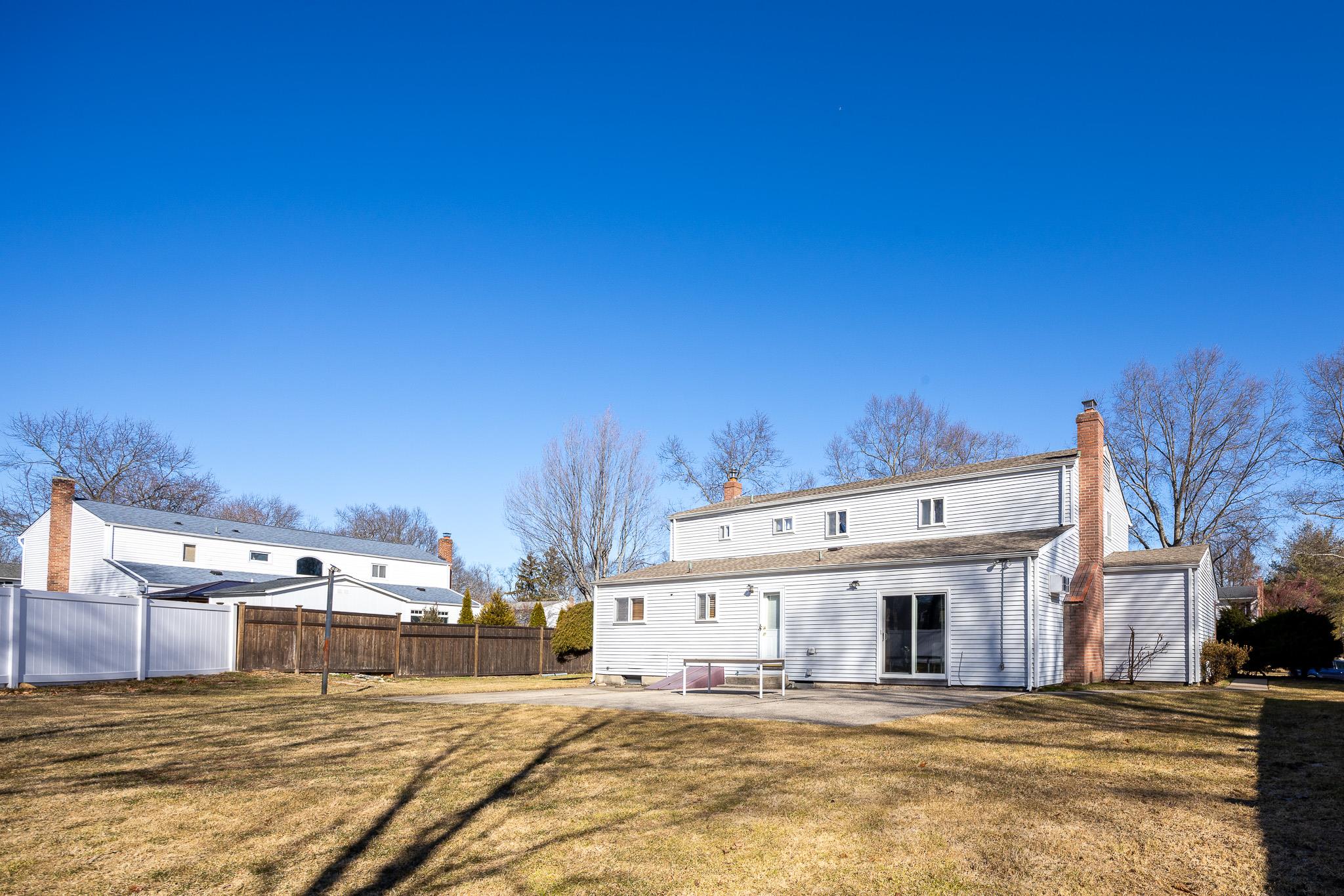 53 Tulipwood Dr, Commack, NY 11725