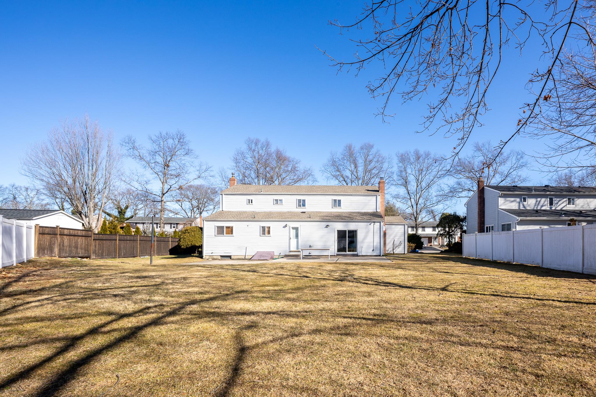 53 Tulipwood Dr, Commack, NY 11725