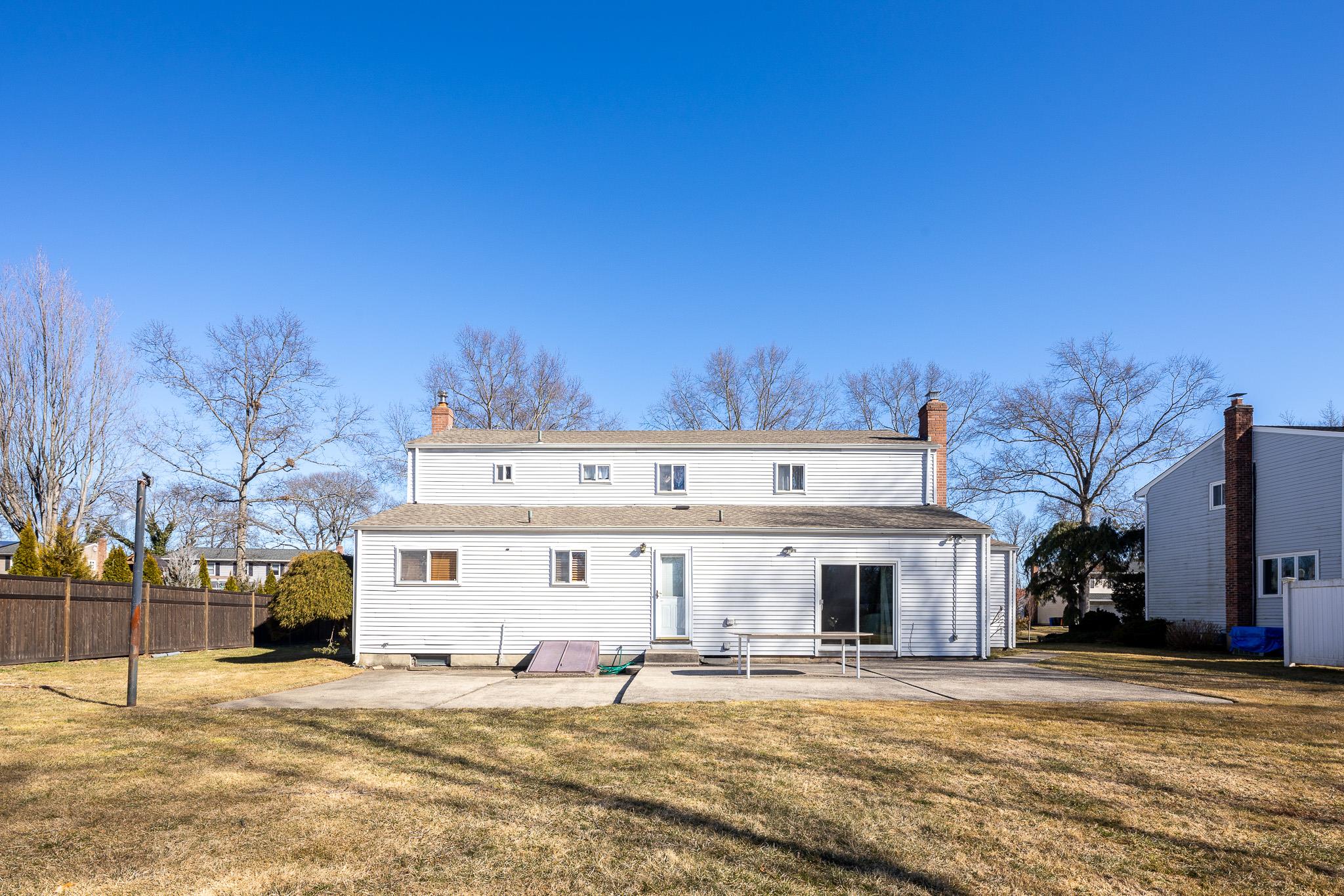 53 Tulipwood Dr, Commack, NY 11725