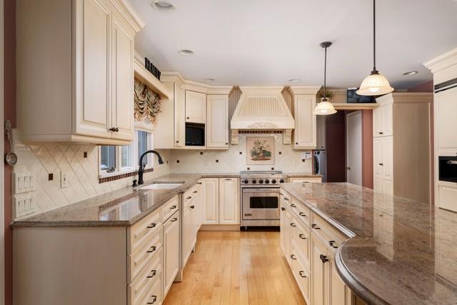 39 Jefferson Landing Circle, Port Jefferson, NY 11777