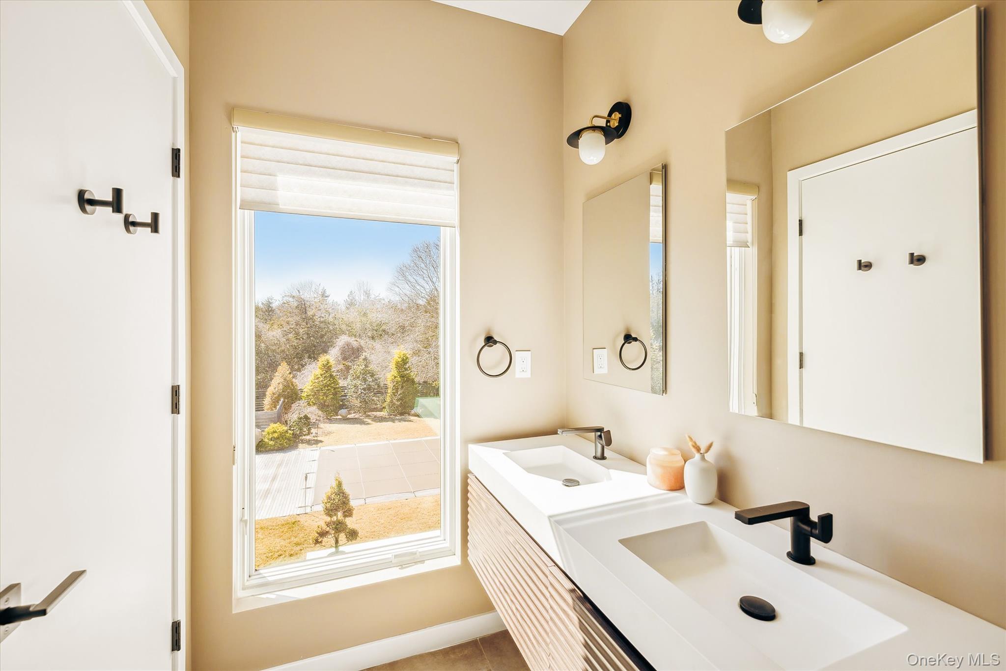 233 N Magee Street, Southampton, NY 11968