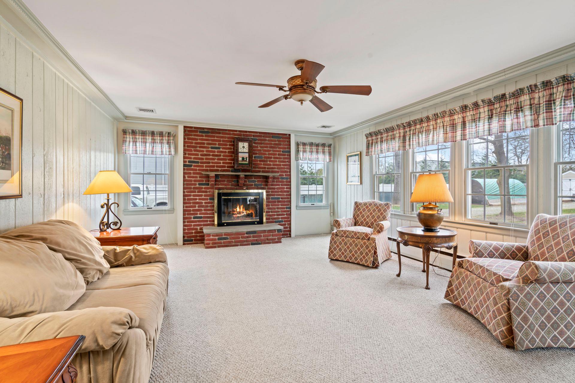 14 Hillside Avenue, Saint James, NY 11780