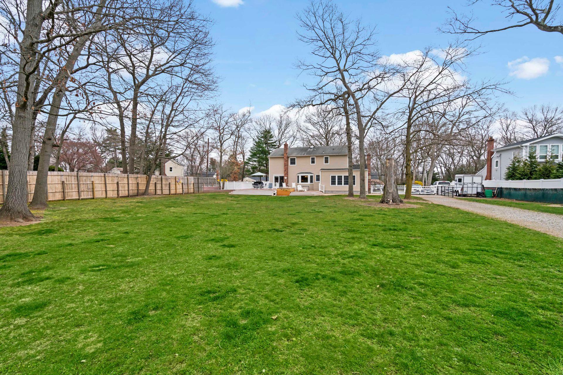 14 Hillside Avenue, Saint James, NY 11780