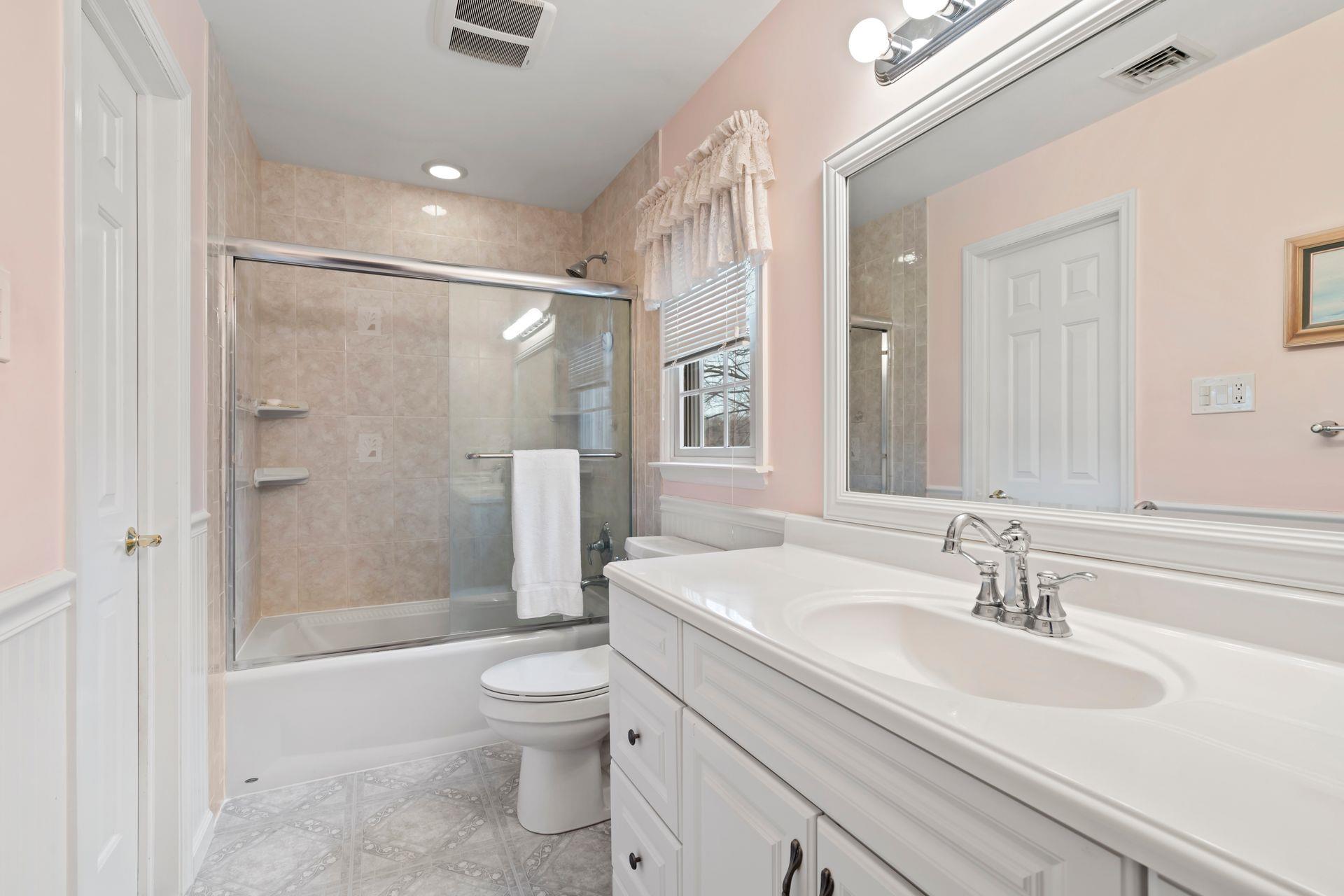 14 Hillside Avenue, Saint James, NY 11780