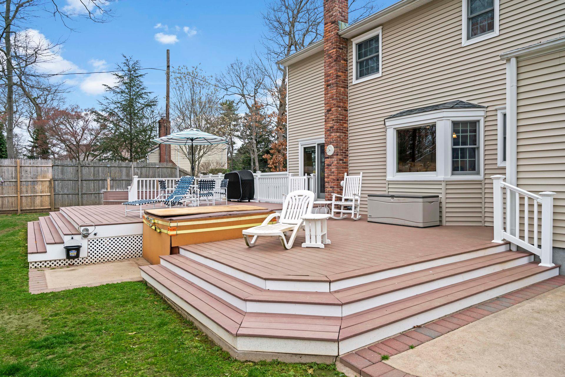 14 Hillside Avenue, Saint James, NY 11780