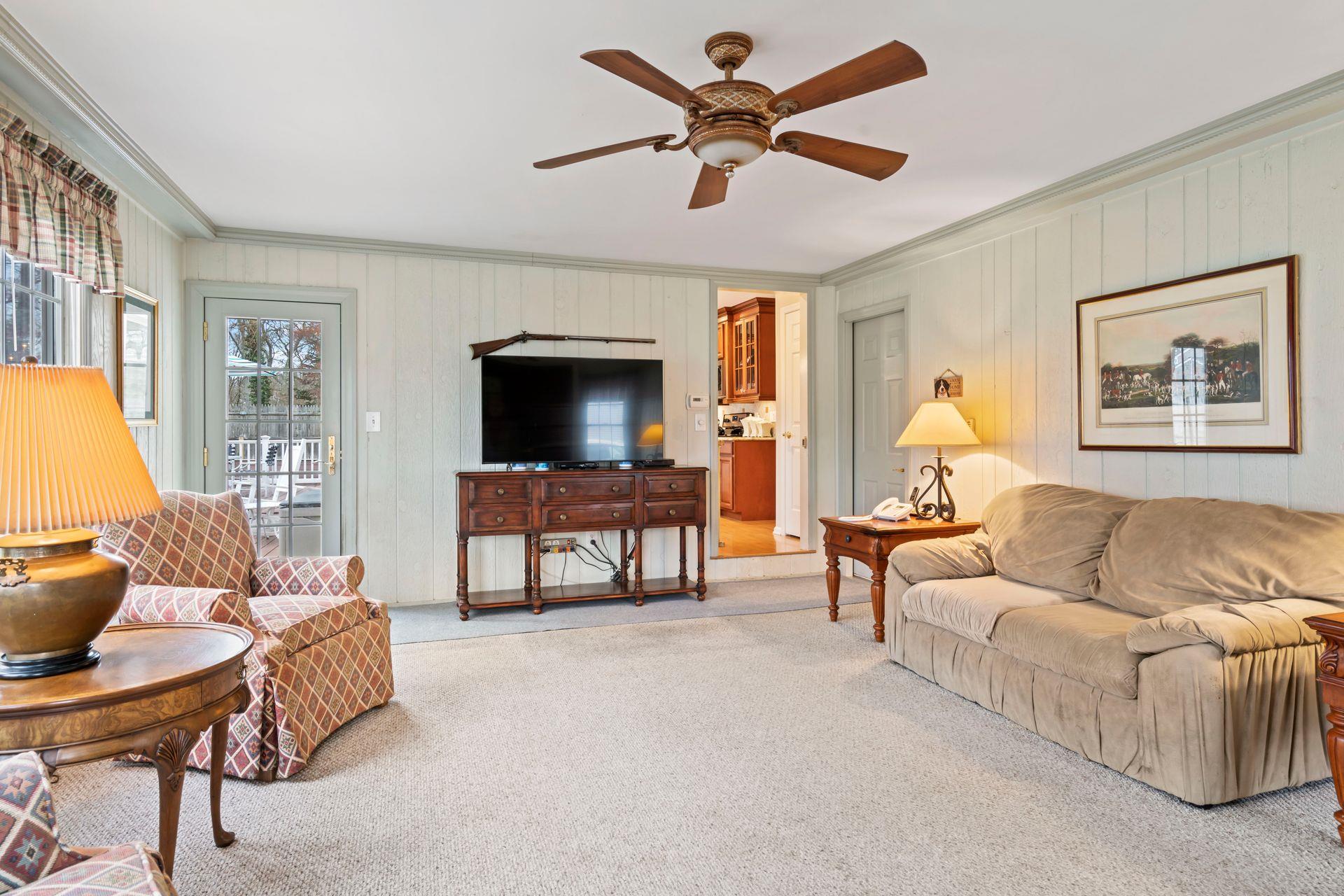 14 Hillside Avenue, Saint James, NY 11780