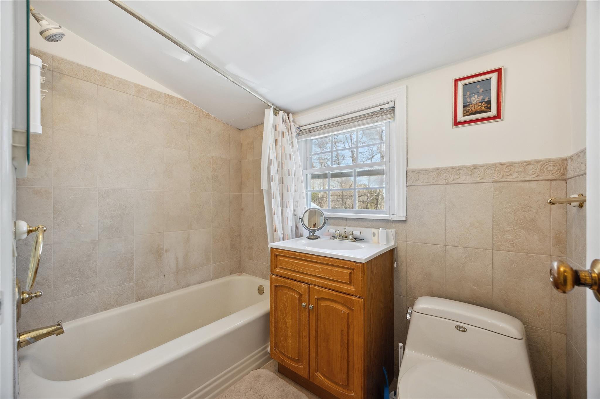 60 Wilmot Road, New Rochelle, NY 10804