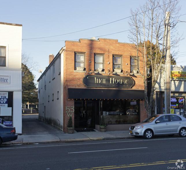 53 W Main St, Smithtown, NY 11787