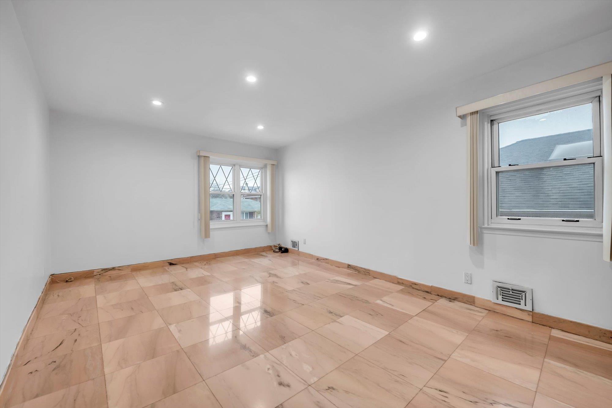 3-28 149th Place, Whitestone, NY 11357