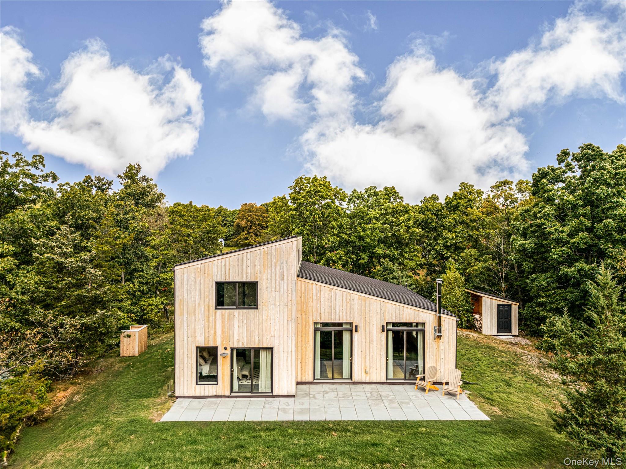 998 Willow Brook Road, Clinton Corners, NY 12514