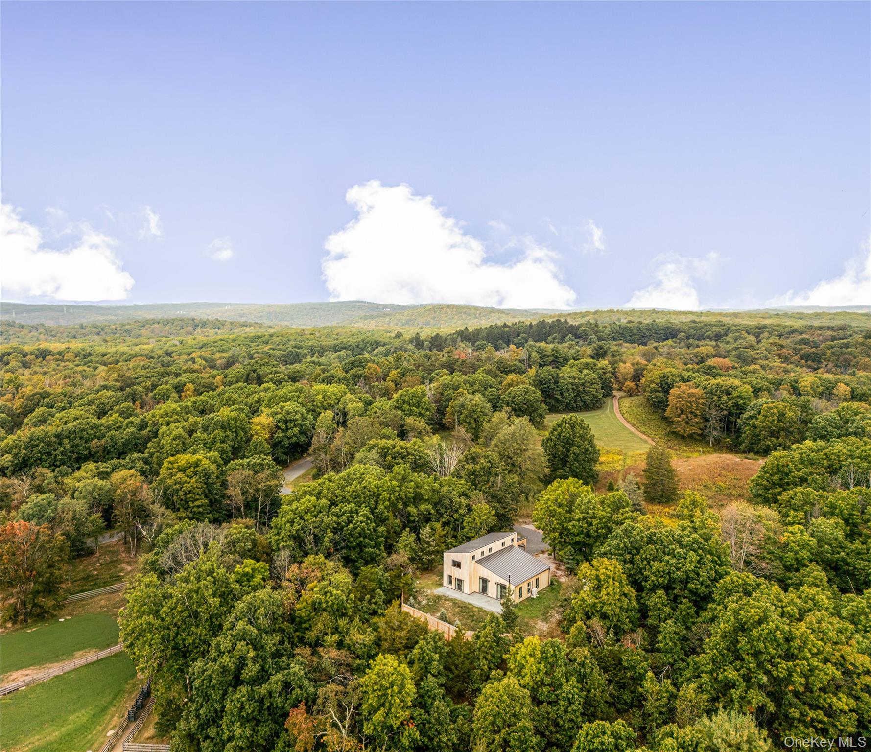 998 Willow Brook Road, Clinton Corners, NY 12514