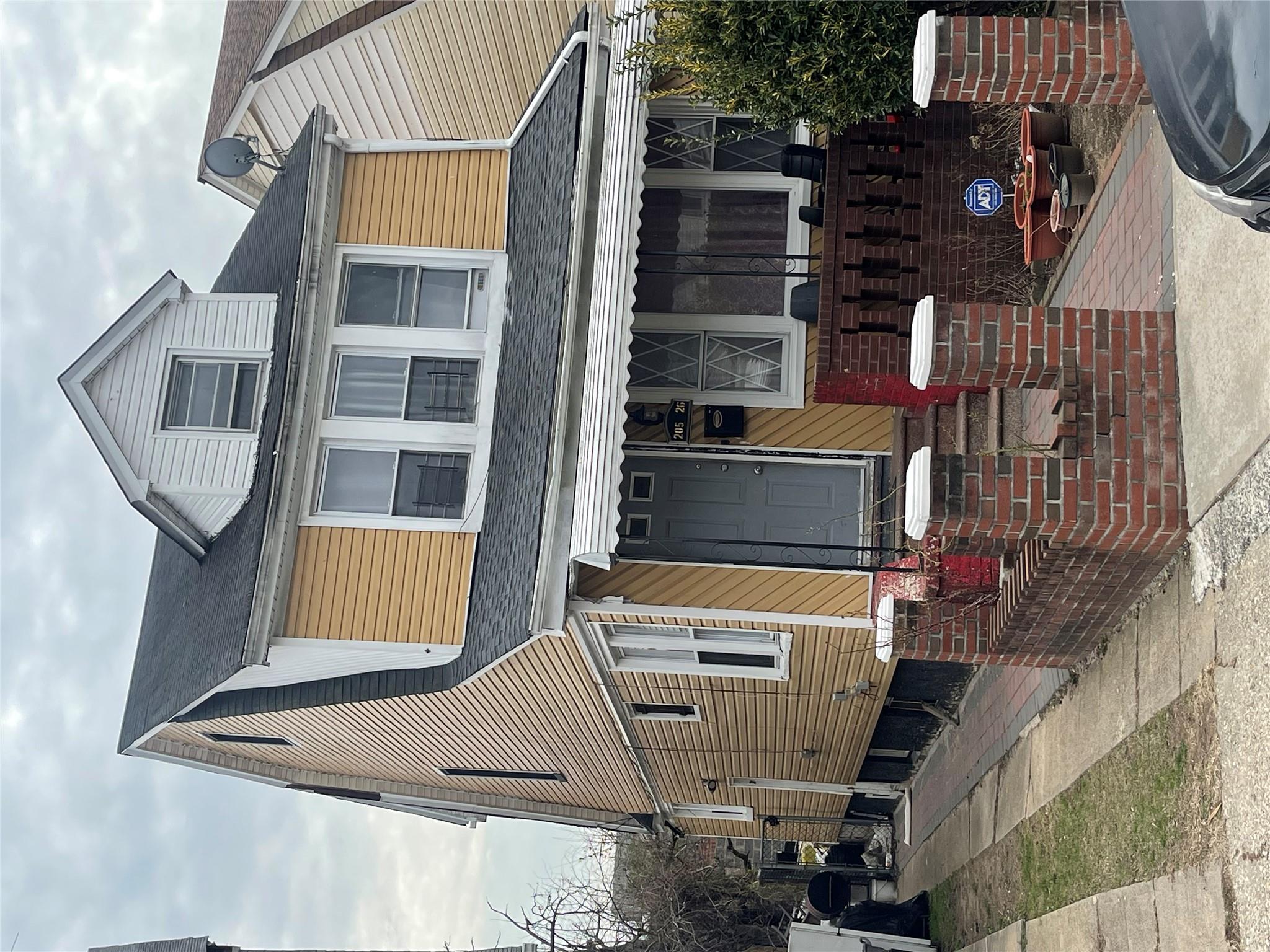 205-26 116th Road, Saint Albans, NY 11412