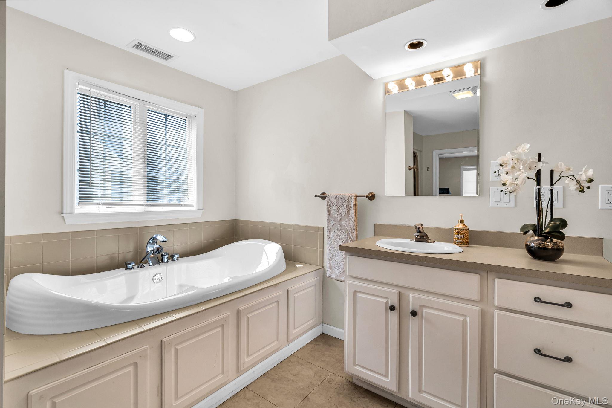 27 Overlook Road, White Plains, NY 10605