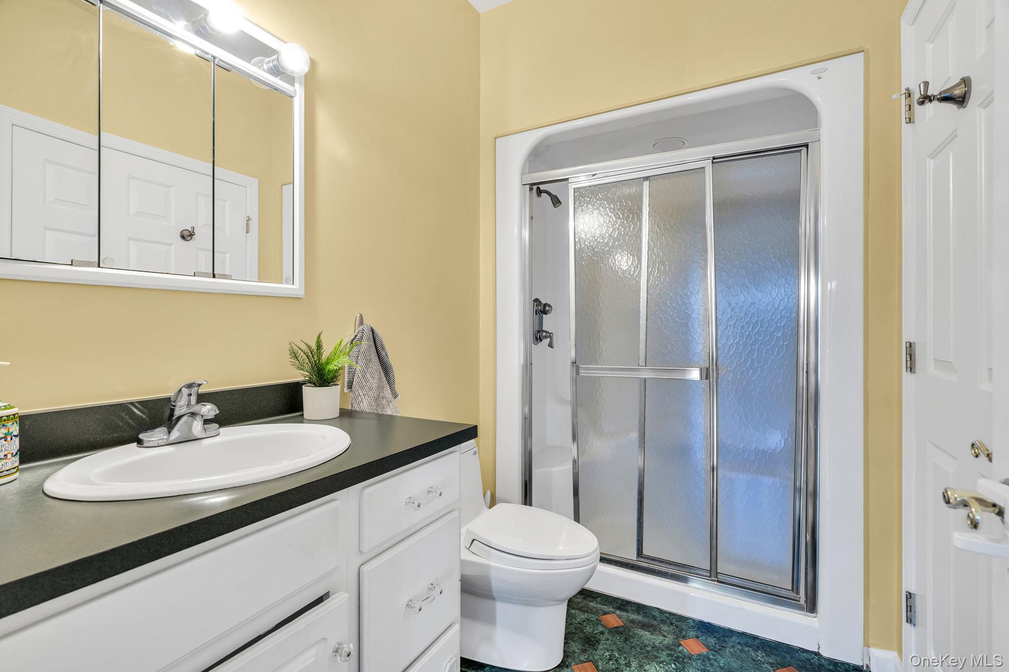 27 Overlook Road, White Plains, NY 10605