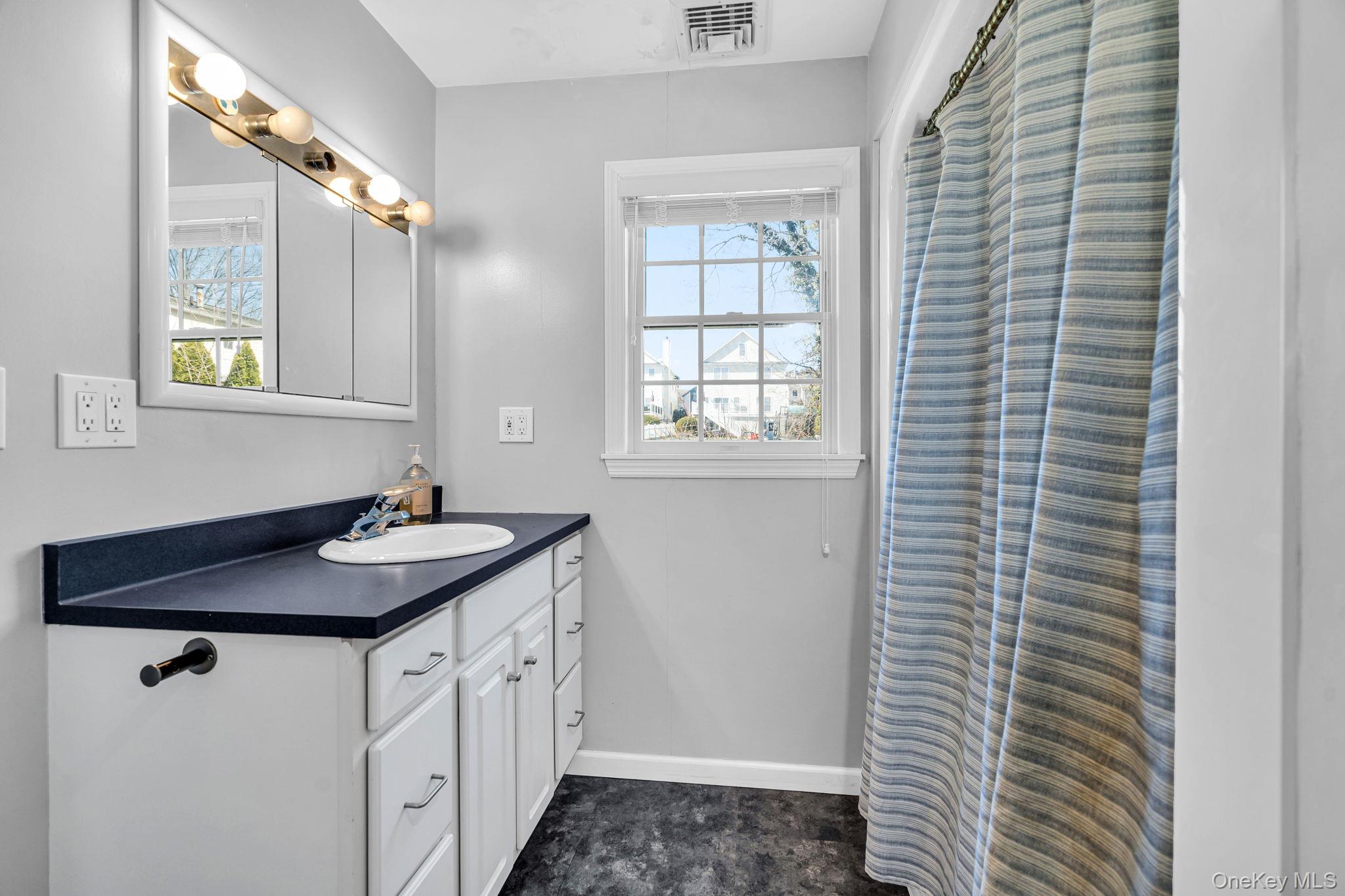 27 Overlook Road, White Plains, NY 10605