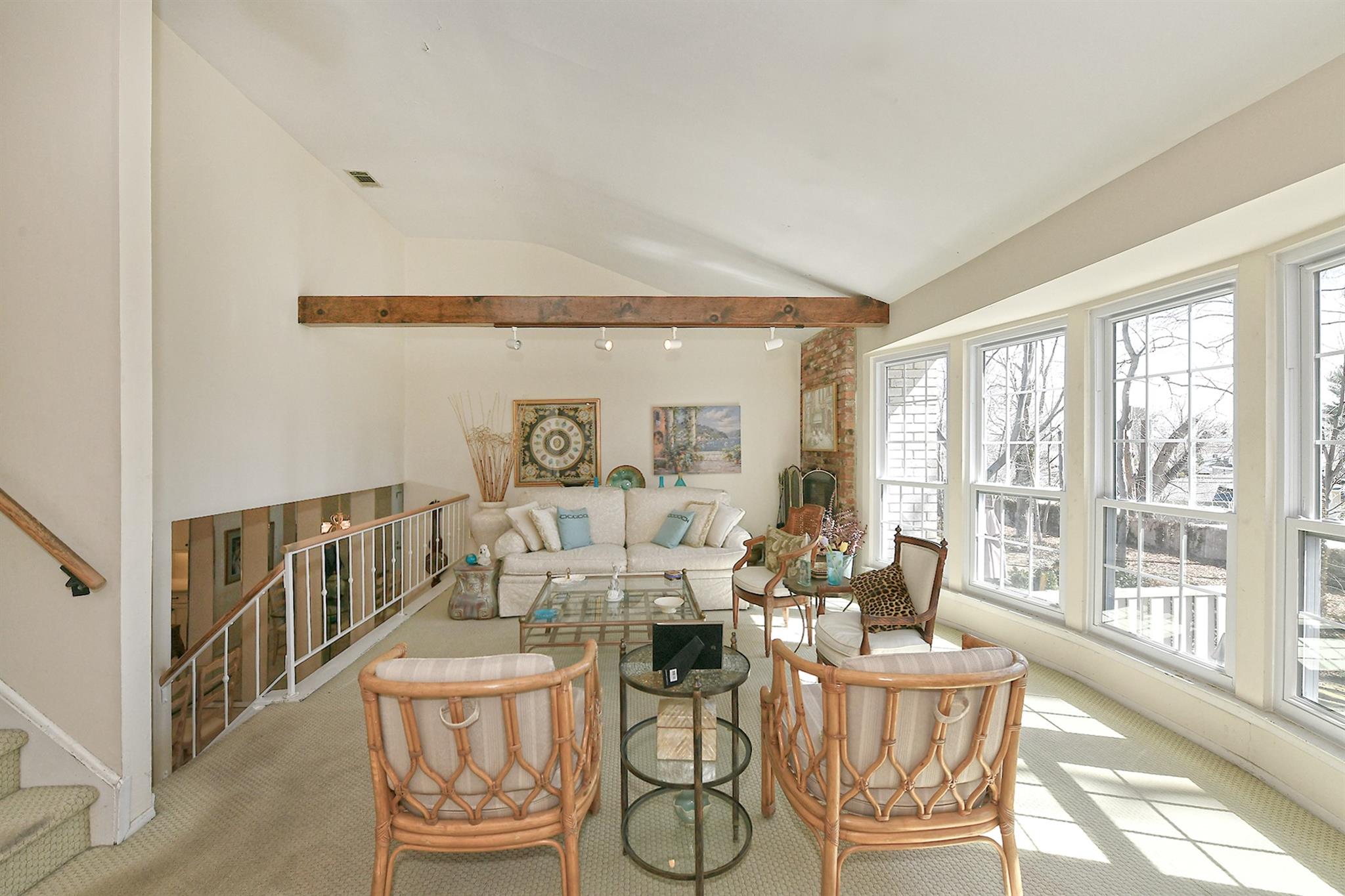 24 Manors Drive, Jericho, NY 11753