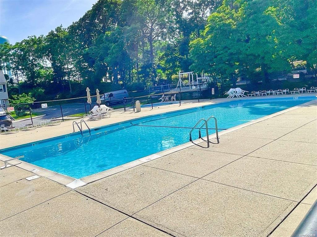 24 Manors Drive, Jericho, NY 11753