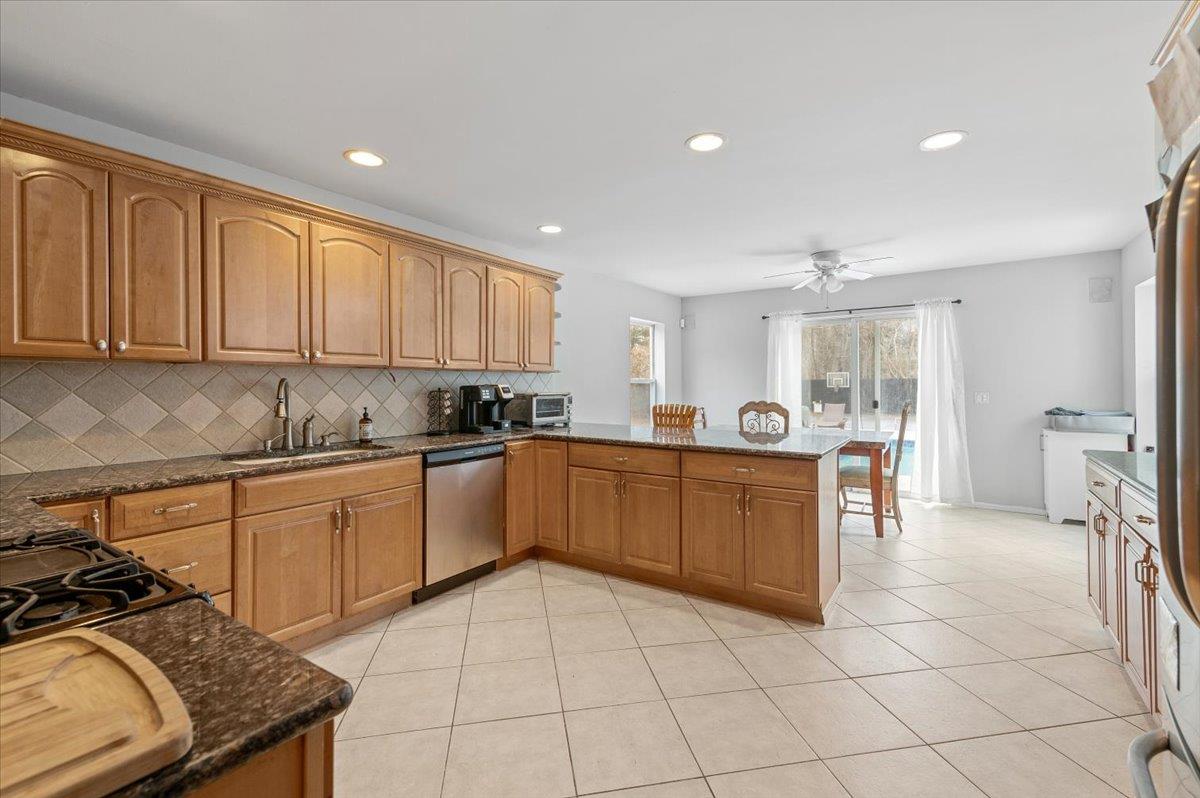 24 Wisteria Drive, Remsenburg, NY 11960