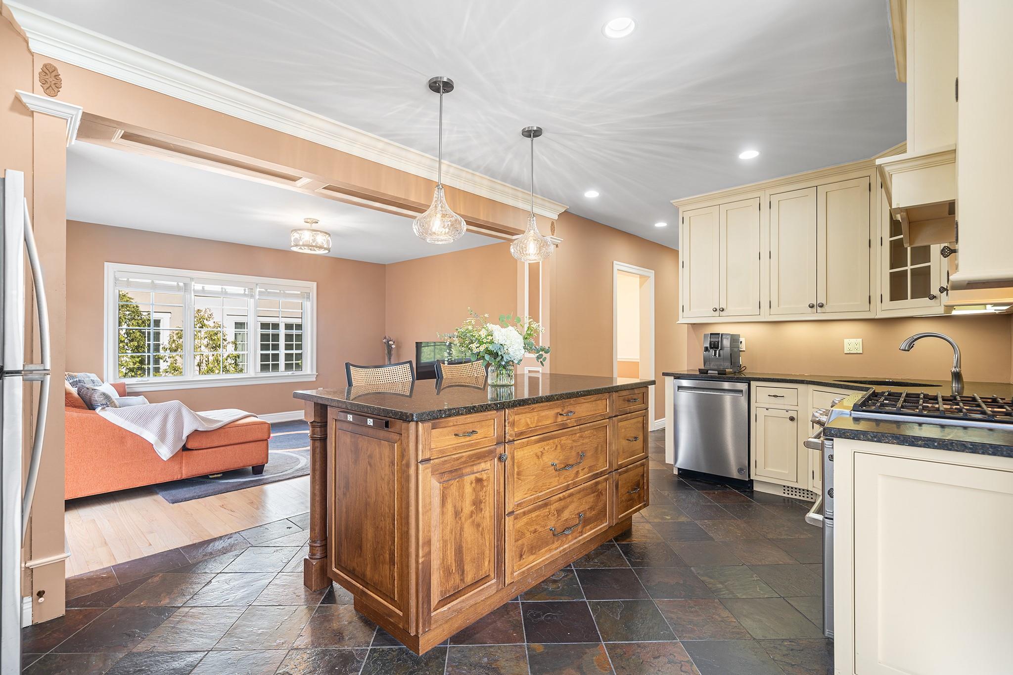 348 Heathcote Road, Scarsdale, NY 10583