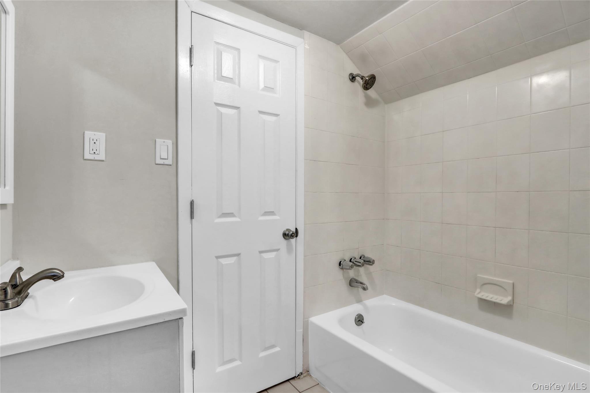 787 Stewart Avenue, Bethpage, NY 11714