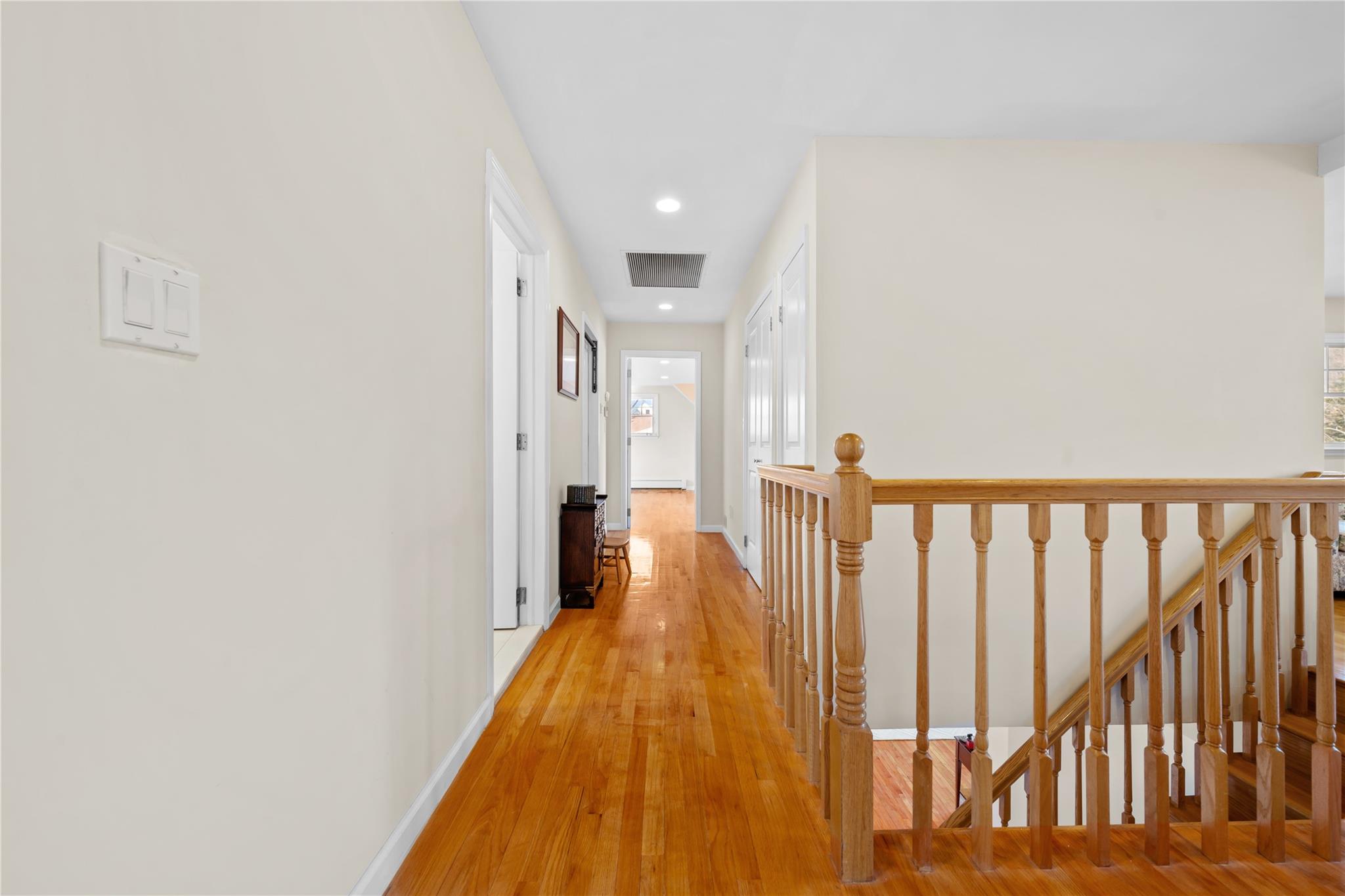 19 Strawberry Lane, Roslyn Heights, NY 11577