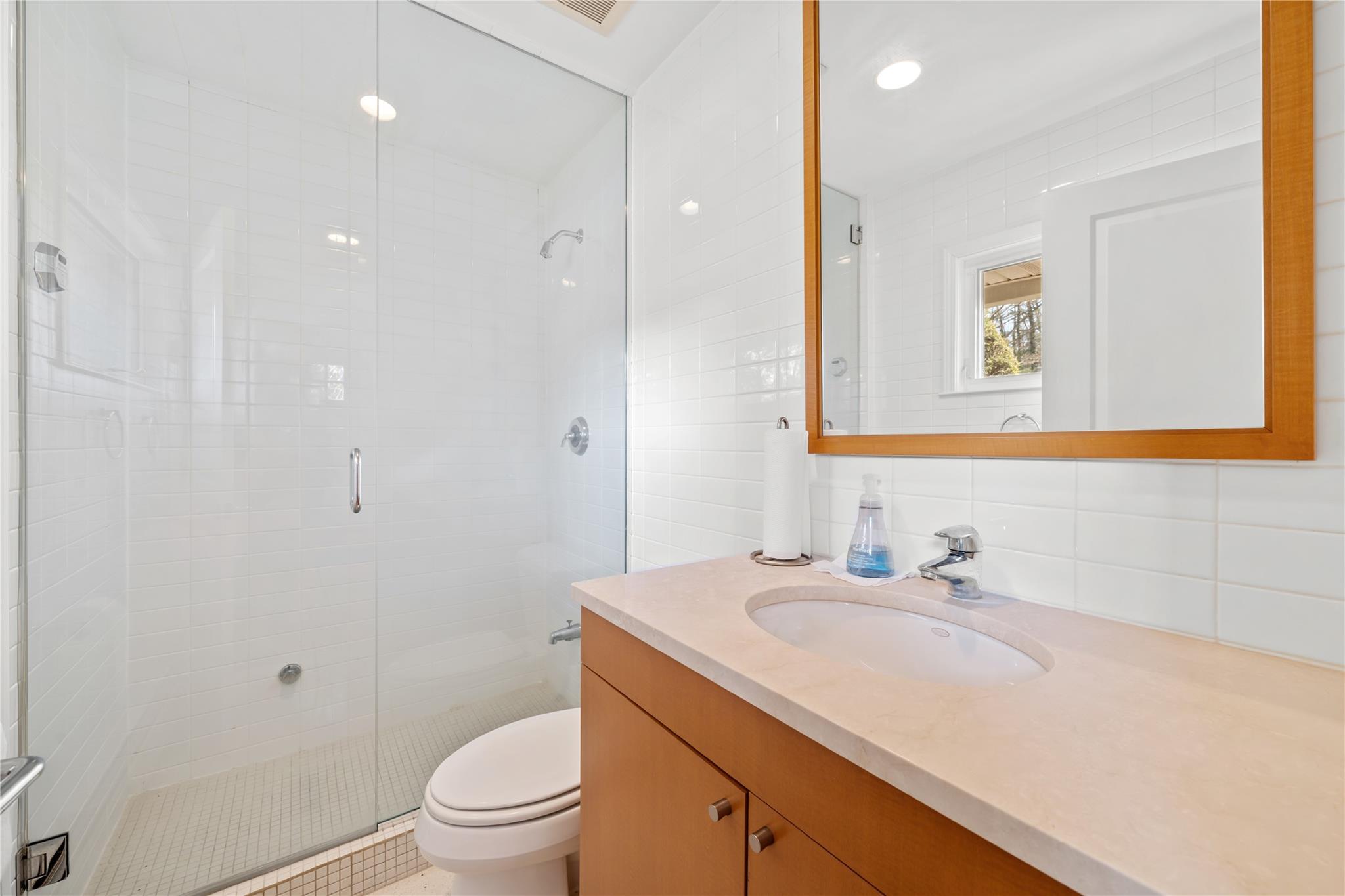 19 Strawberry Lane, Roslyn Heights, NY 11577