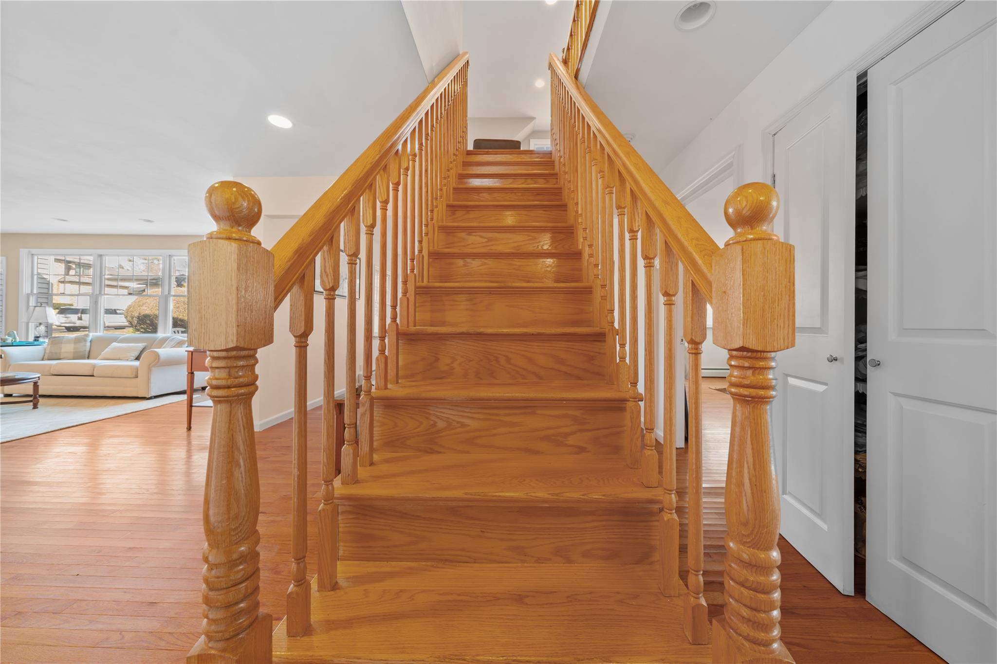 19 Strawberry Lane, Roslyn Heights, NY 11577