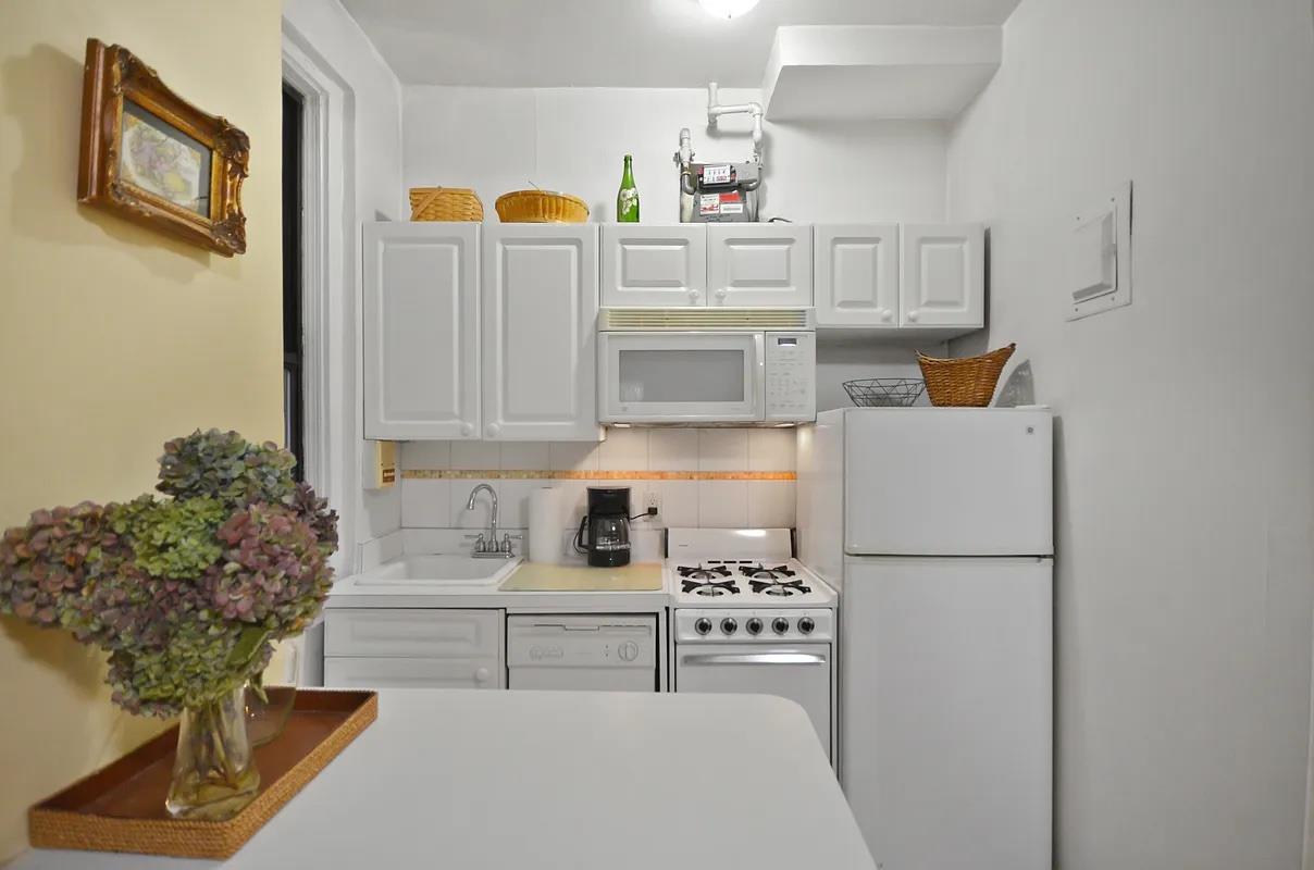 17 W 64th Street # 1D, New York (Manhattan), NY 10023
