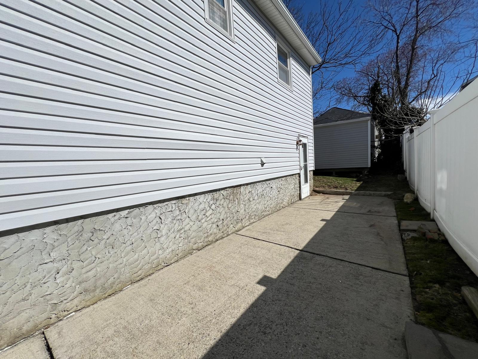 134 McKinley Avenue, Island Park, NY 11558