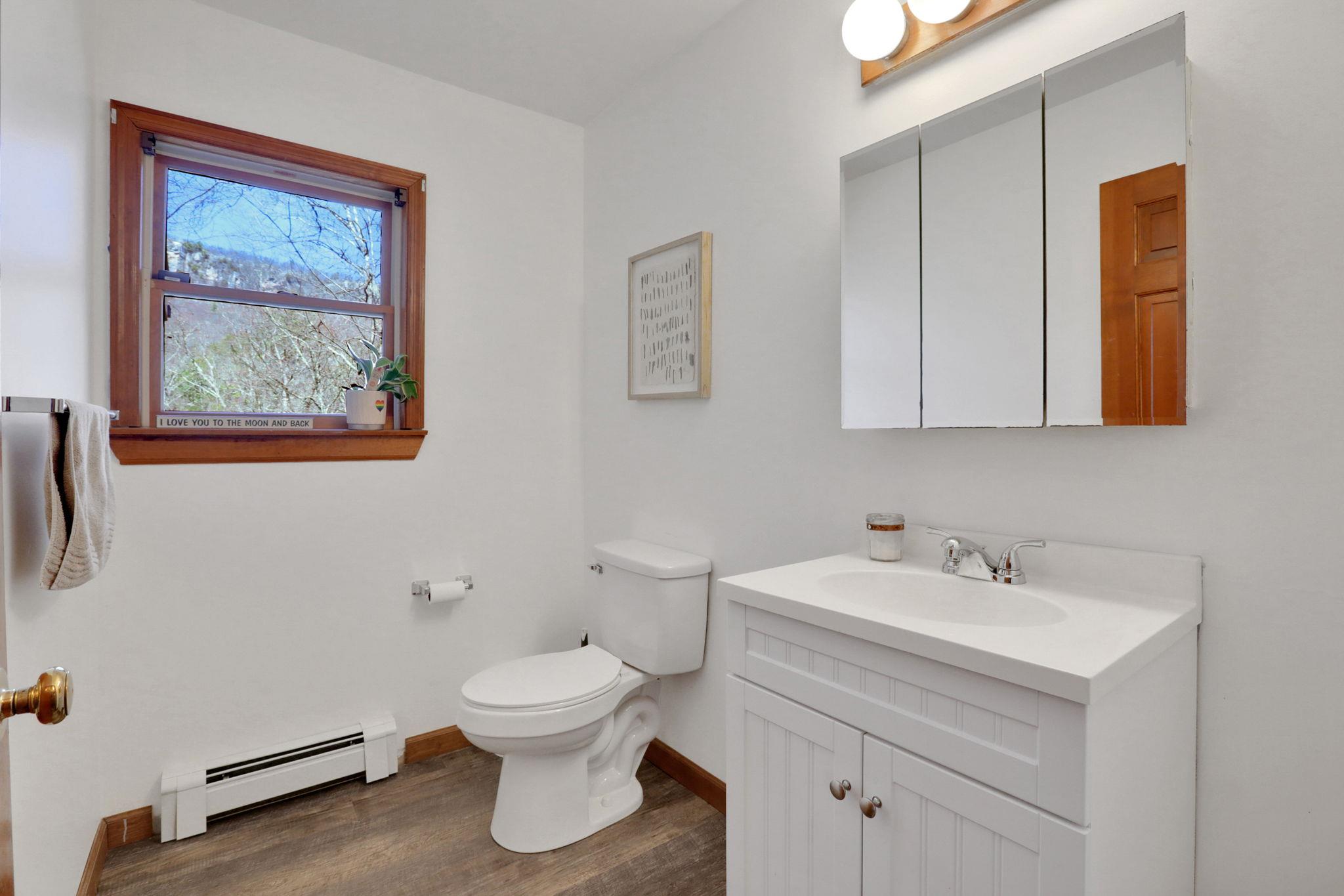 2 Durmo Road, New Paltz, NY 12561